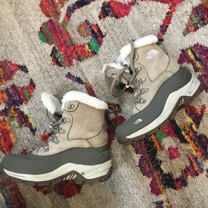 Th North Face snow boots